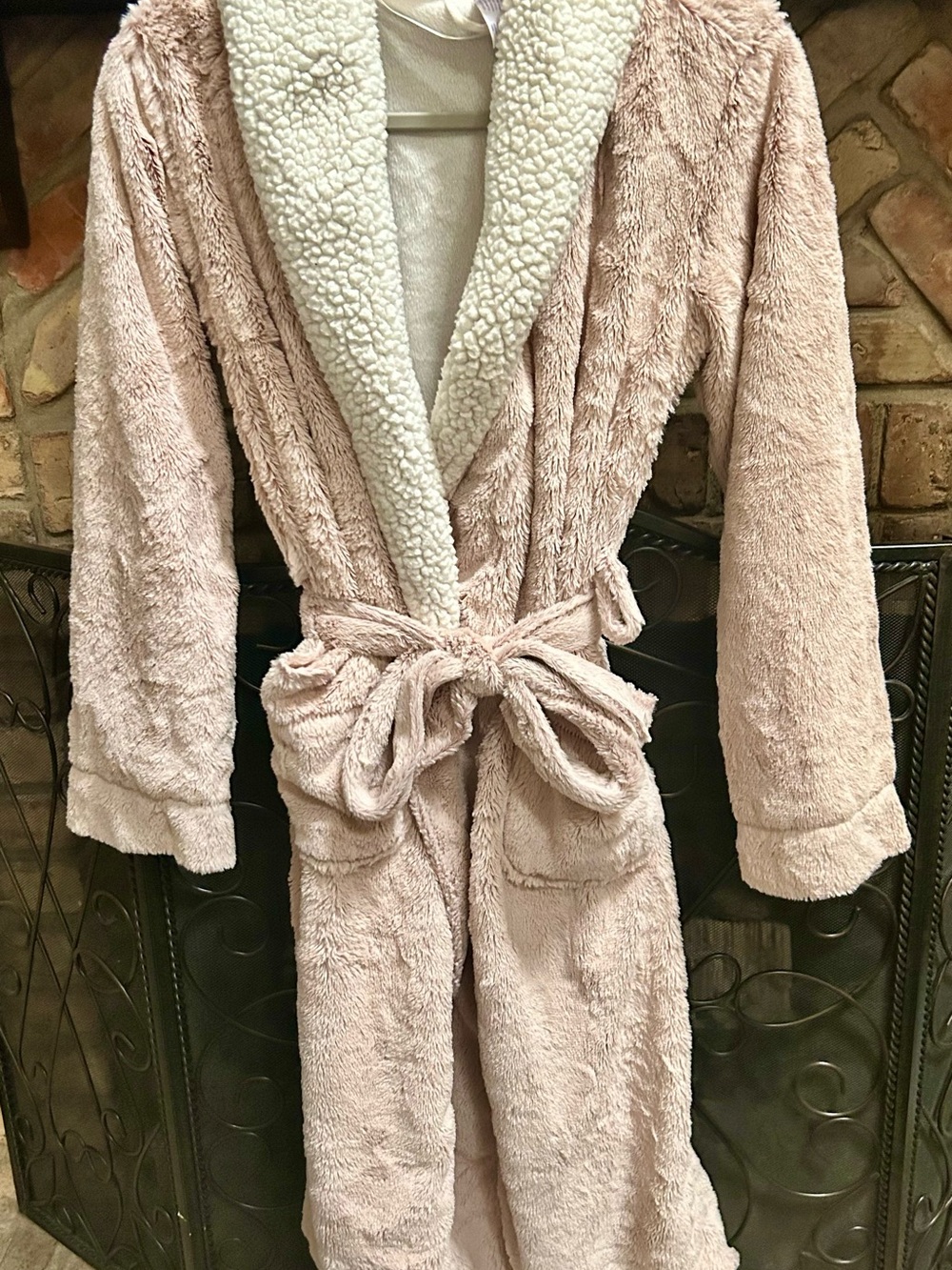 stars above Plush Shawl Collar Robe in Blush